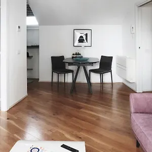 https://comecasa-prestigioso-attico-in-duomo.italymilanhotels.net