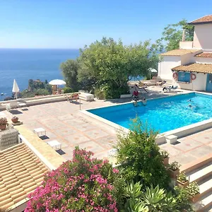 Terra Rossa 3*, Taormina Italië